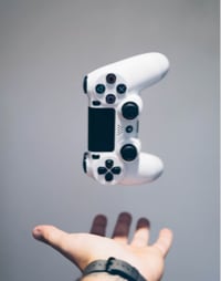 controller floting in hand